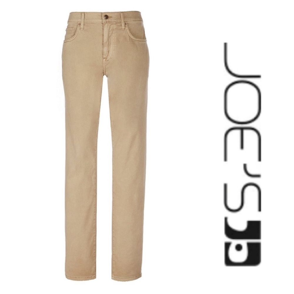 Joe’s Brixton Jeans in Rubber Band are in excellent condition. Size 30